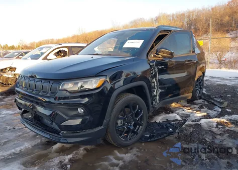 2022 Jeep Compass Altitude 4X4 z USA, uszkodzony, nr VIN 3C4NJDBB1NT194296